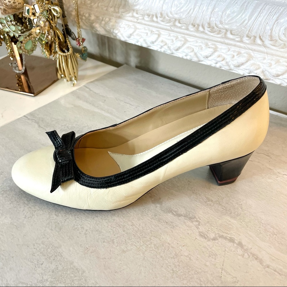 Oh Healthy Heels cream and black pumps